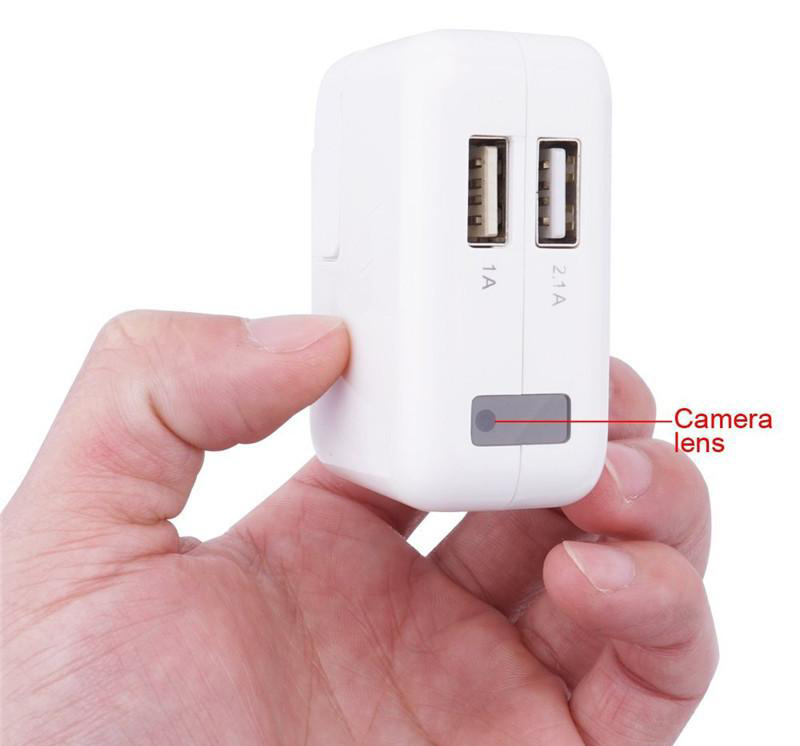 USB зарядно със скрита камера